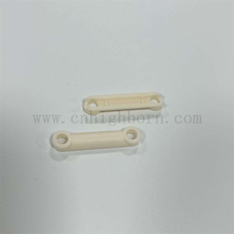Resistente all'usura 95% 99% Machination AL2O3 Parte strutturale Allumina Ceramica Componenti