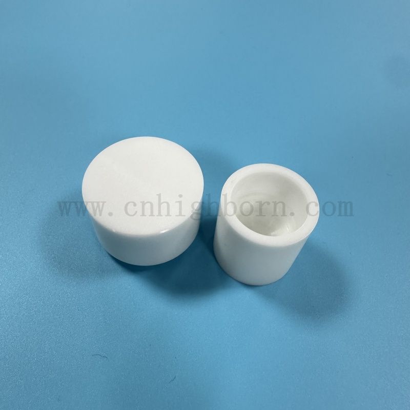 3 mol Ytttria stabilizzato Zro2 Zirconia crogiolo di fusione ceramica con una buona superficie lucidata
