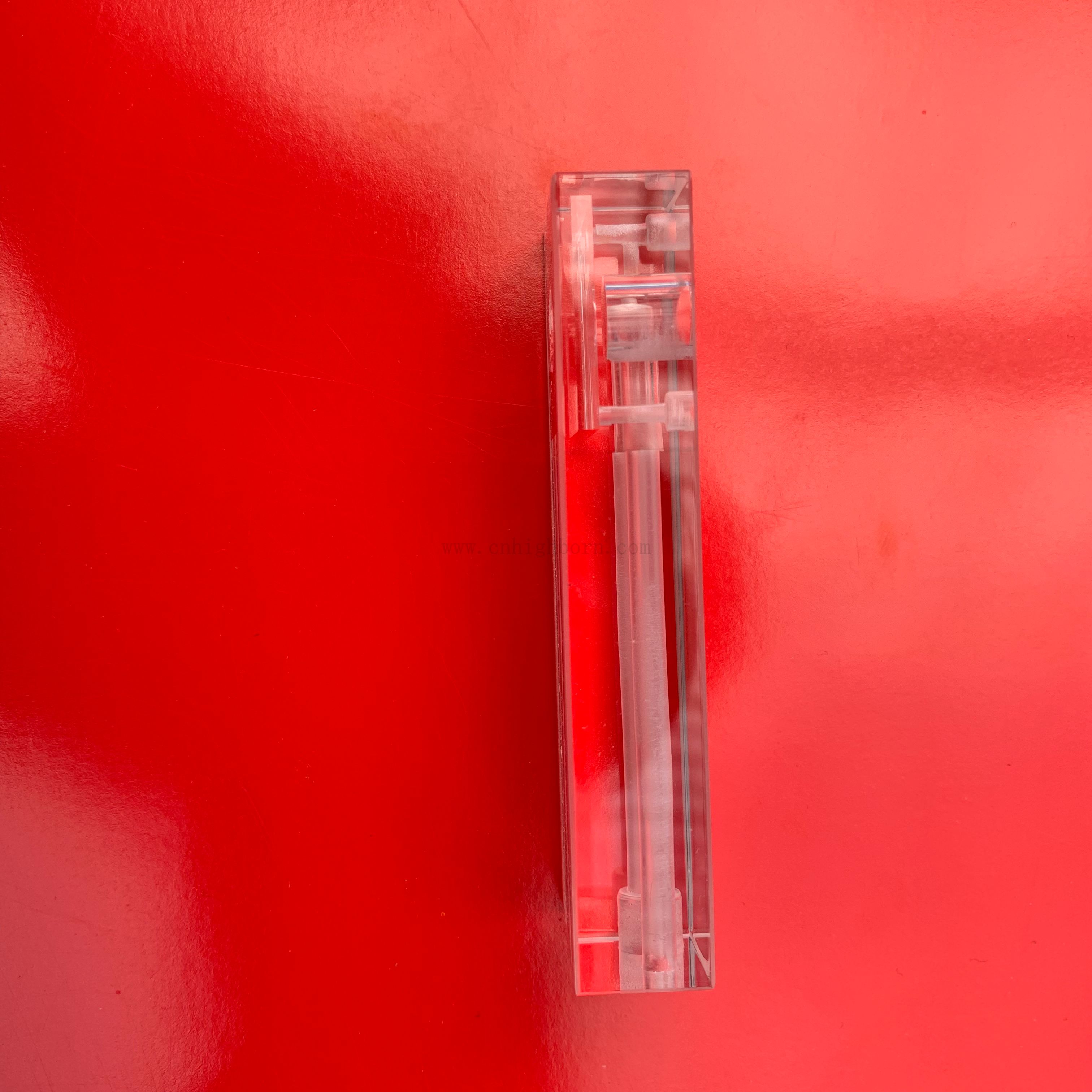 Micro reazione Labware Cuvette in vetro in quarzo trasparente attraverso il colorimetro