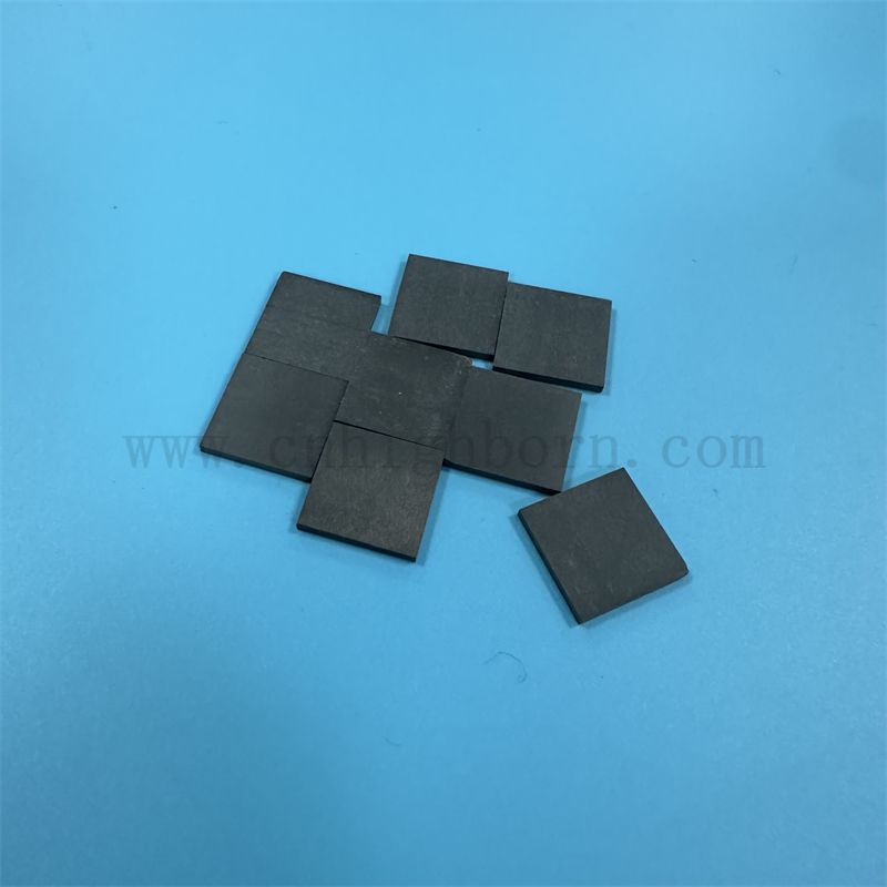 Zirconia nera personalizzata Isolatore della scheda irregolare Zro2 piastra ceramica