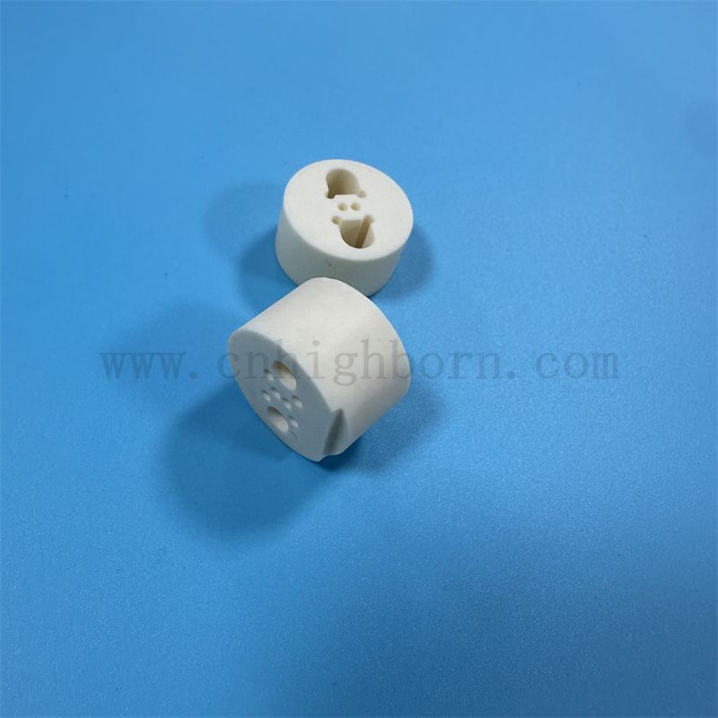 Parte in ceramica di allumina personalizzata 95% 99% AL2O3 Isolante tubo di riserva