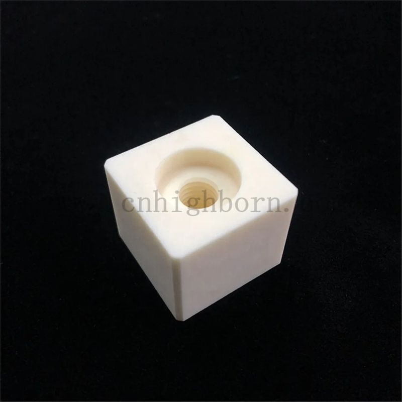 Parte di blocco ceramica AL2O3 personalizzato al 99% con vite
