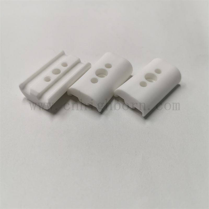 Parti in allumina componenti ceramiche isolanti personalizzate al 95% Al2o3