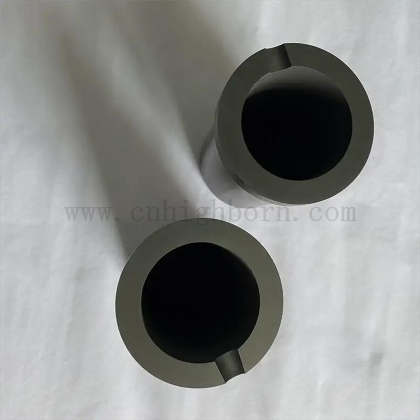 Carburo di silicio in silicio resistente ad alta temperatura SIC Crafita ceramica crogiolo con manica di quarzo per fornace a induzione