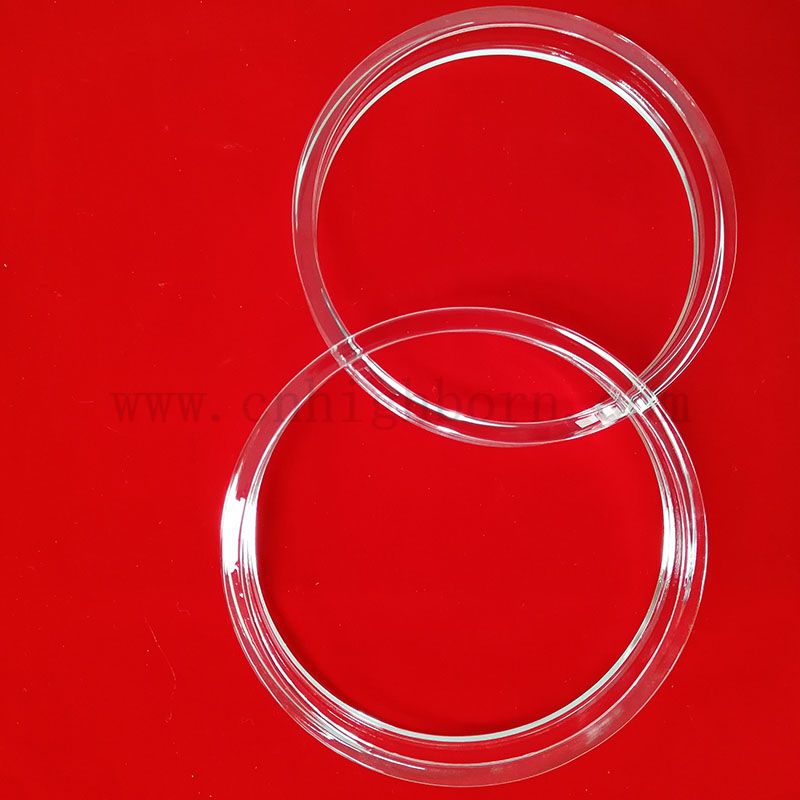 Produrre specialmente un tubo articolare in vetro in quarzo con flangia di silice fusa 