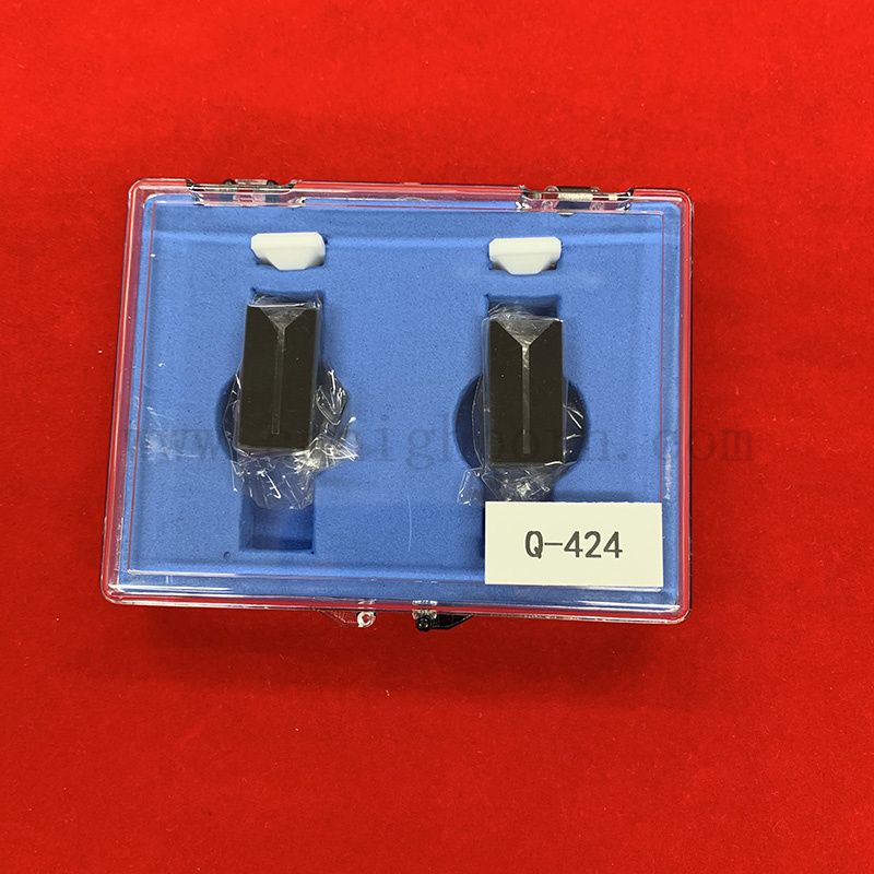 Ad alta precisione Q424 parete nera ad alta purezza micro quarzo cuvetta 0,15 ml cella di flusso con coperchio PTFE