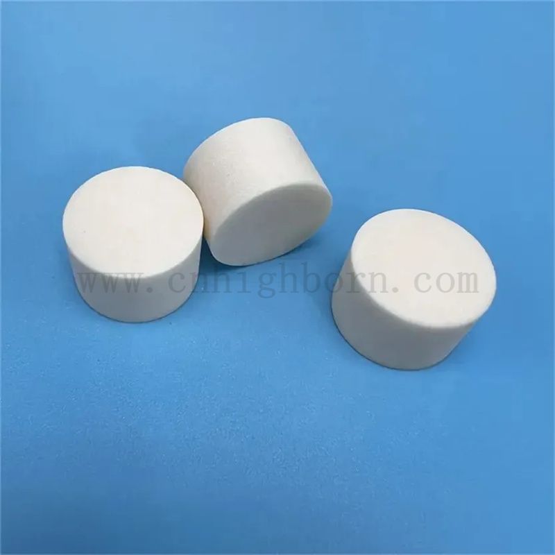 Resistenza all'usura ad alta durezza industriale allumina a bordo rotondo ceramico al2o3 blocco cilindro