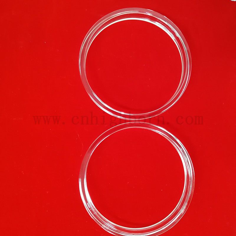 Produrre specialmente un tubo articolare in vetro in quarzo con flangia di silice fusa 