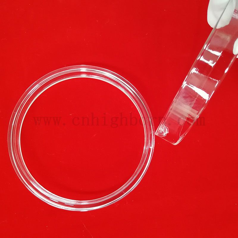 Produrre specialmente un tubo articolare in vetro in quarzo con flangia di silice fusa 