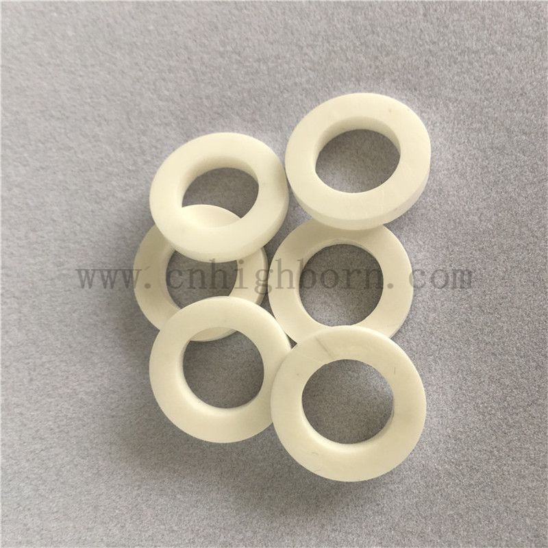 7.anello in ceramica con zirconio