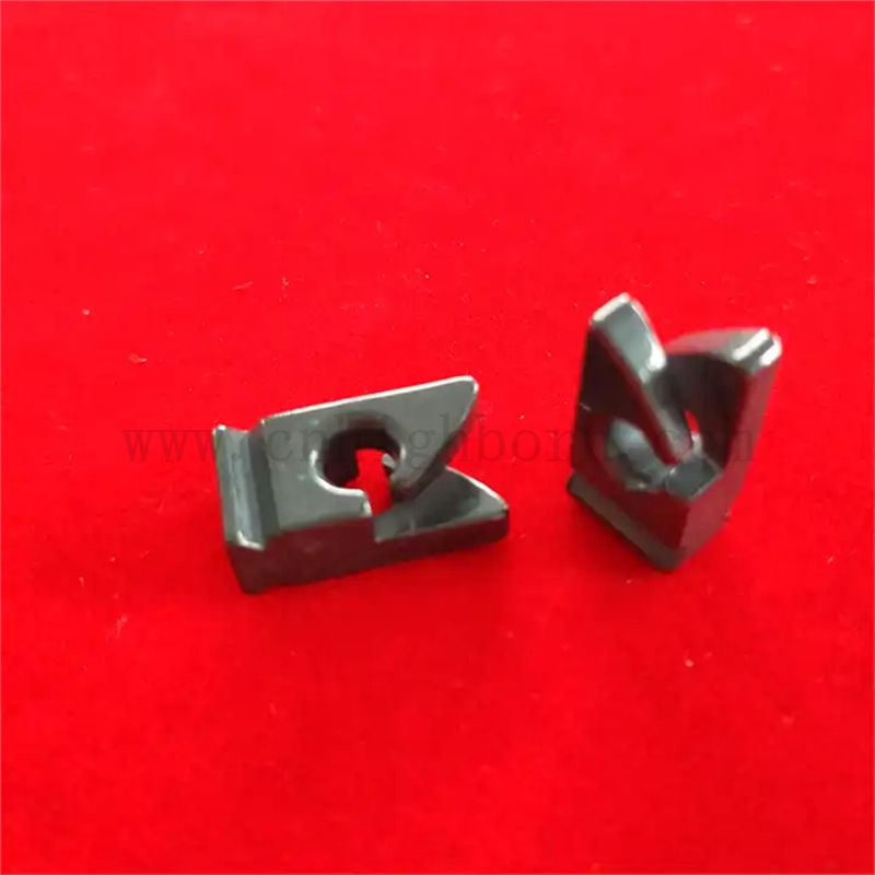 Guida al filo tessile Macchine in ceramica Parte di ricambio Ossido di titanio Occello TiO2 Guida al filo in ceramica 