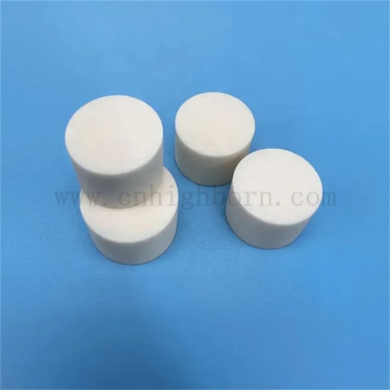 Resistenza all'usura ad alta durezza industriale allumina a bordo rotondo ceramico al2o3 blocco cilindro