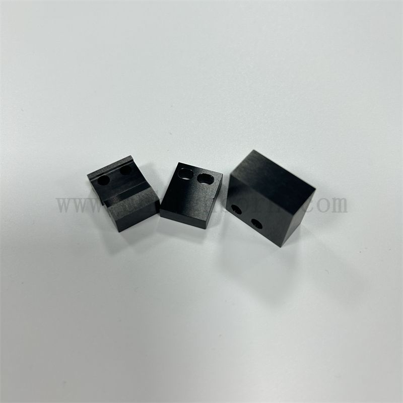 Foglio Zro2 in ceramica con zirconio nero con lavorazione precisa per macchinari a pressione industriale