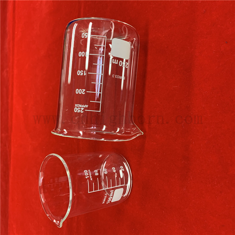Becher di vetro borosilicato ad alto laboratorio in scala chiara