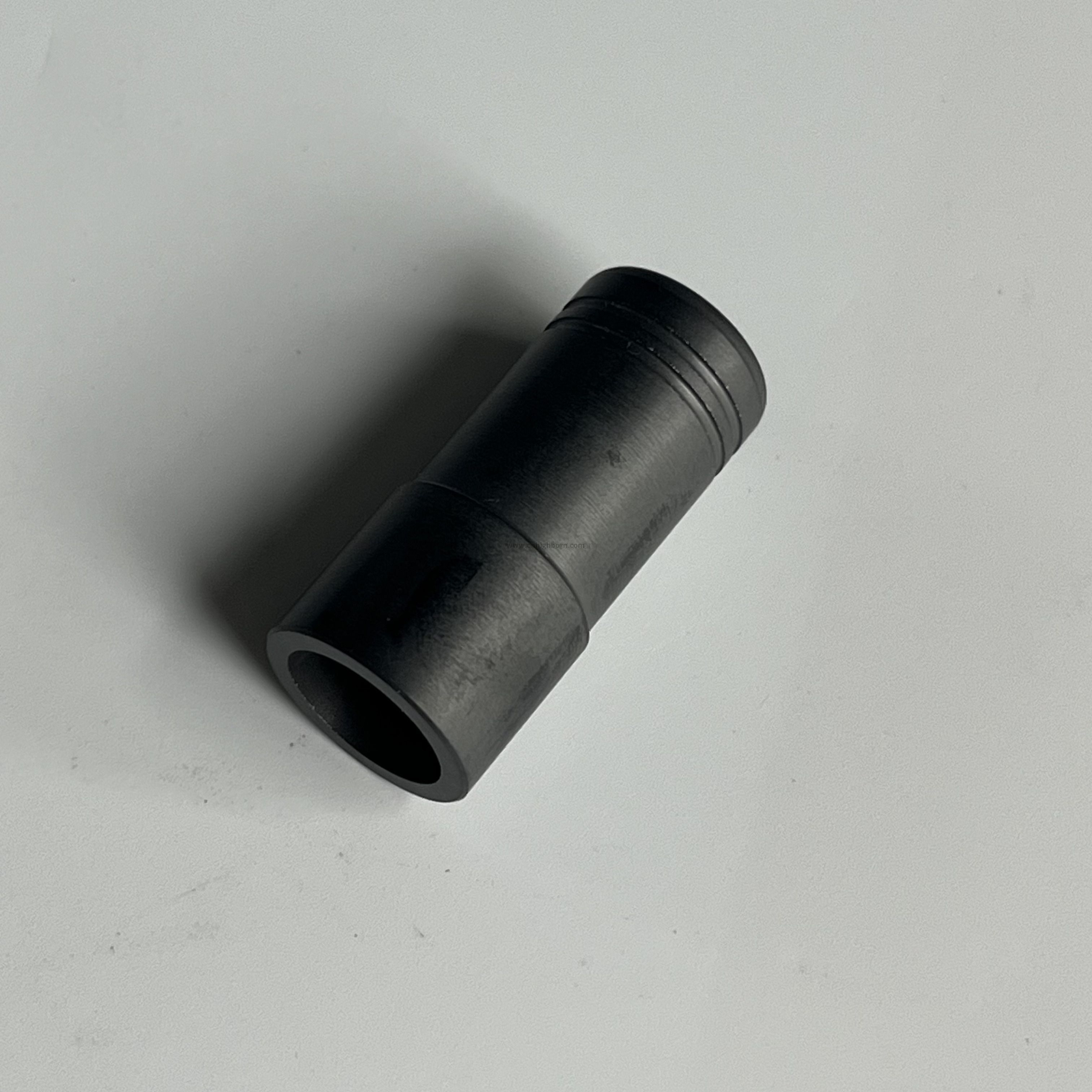 Tubo irregolare in ceramica SiC con tubo in carburo di silicio isolante