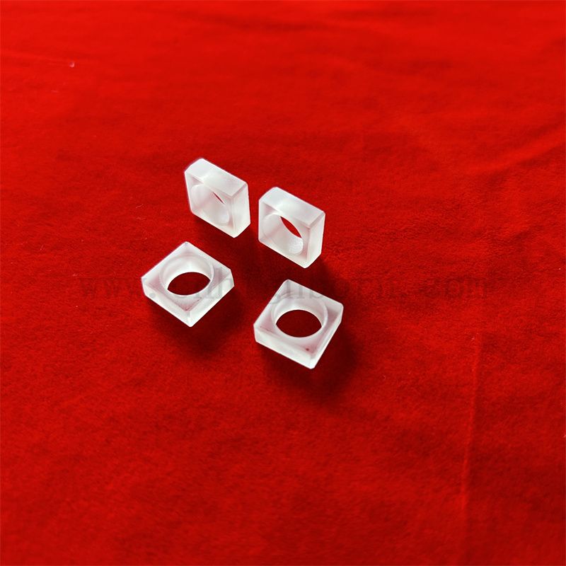  Resistenza di calore a forma personalizzata traslucida vetro in quarzo in silice quadrato