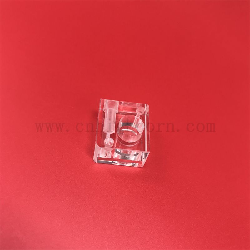 Analisi chimica percorso di luce 10 mm 190-2500 nm Gamma di lunghezze d'onda Cuvetta di vetro al quarzo mirco