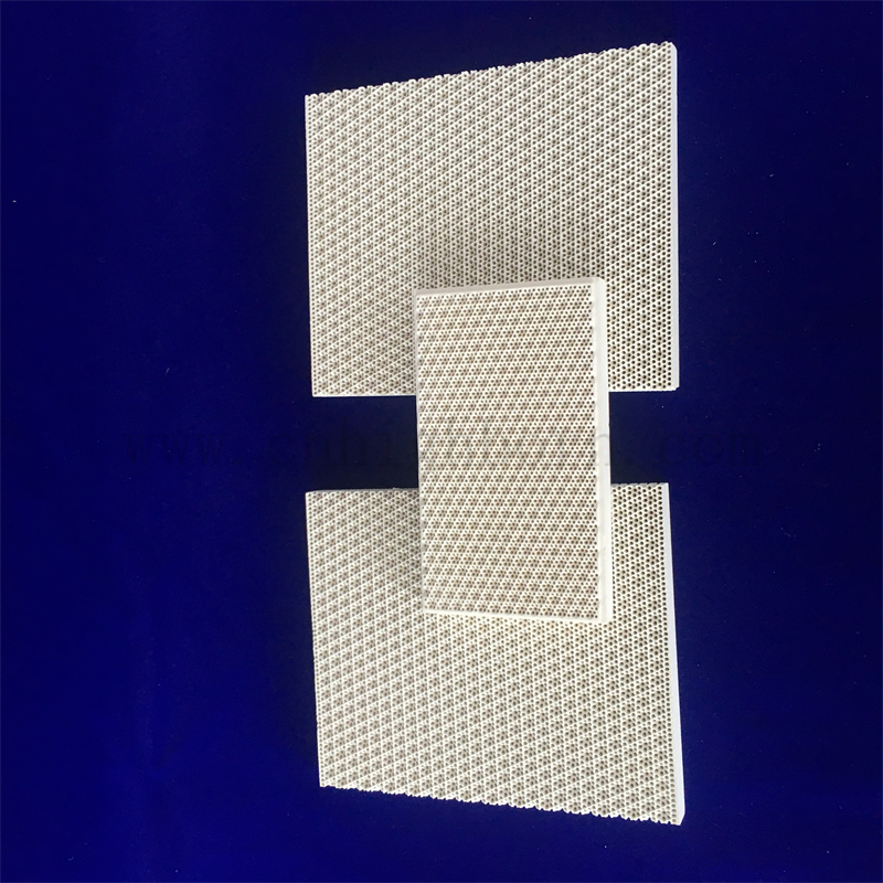 Foglio di bruciatore in ceramica a nido d'ape a coda di combustione per ardente per barbecue