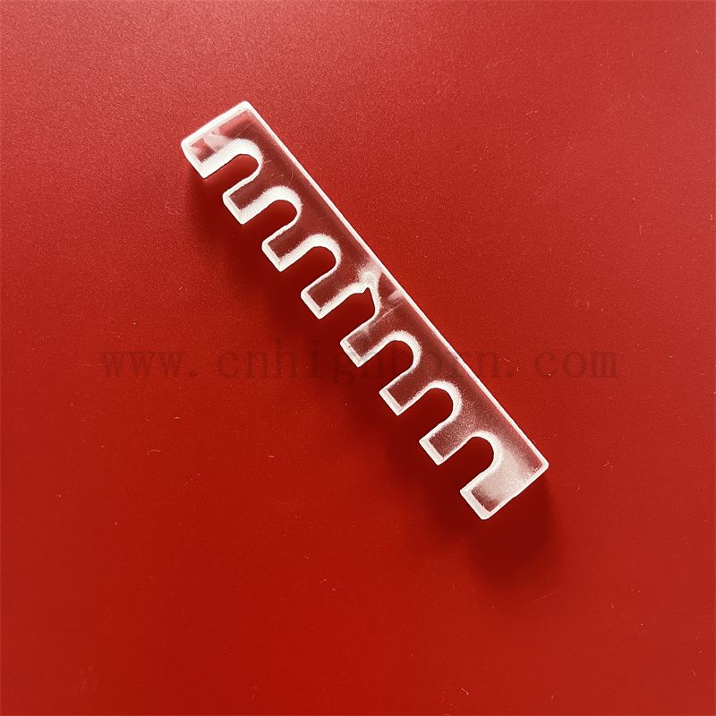 Foglio di vetro di silice rettangolare profonda con foro tagliato