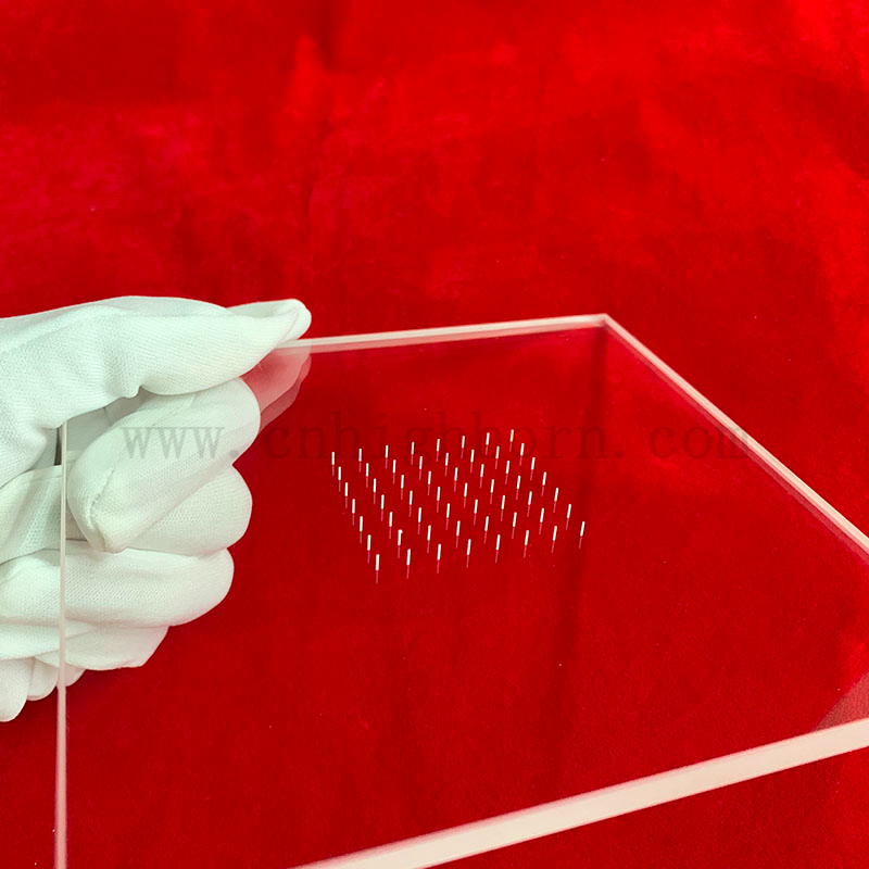 Foglio quadrato in quarzo trasparente per traforato taglio laser