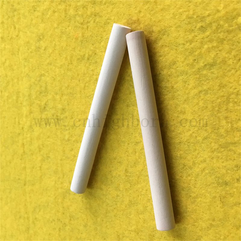 Porosità personalizzata Pipi di ceramica di allumina porosa bianca tubi filtro AL2O3