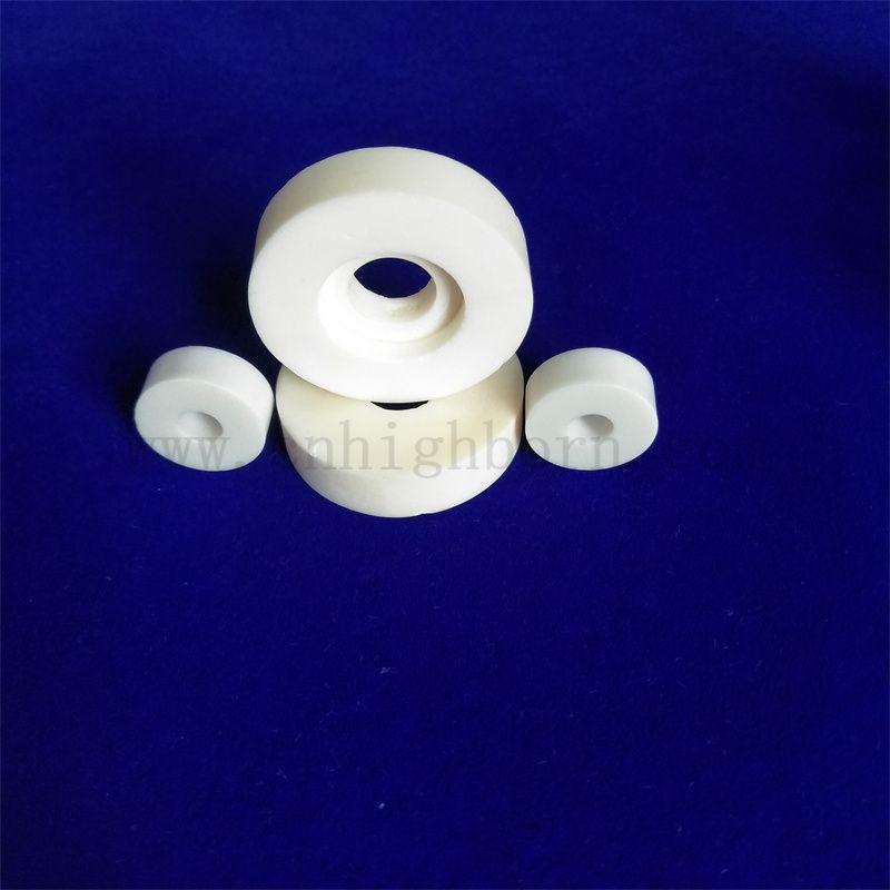 Maniche ceramiche di allumina resistenti ad alta temperatura al2o3 cespuglio ceramico