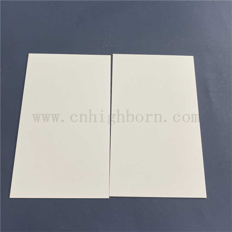 Piastra rettangolare di allumina da 0,89 mm personalizzata Substrato in ceramica AL2O3