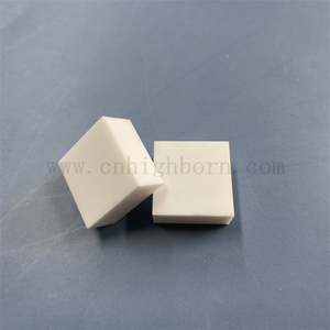 Piastra ad alta durezza personalizzata Al2O3 con blocco spesso in ceramica di allumina 95