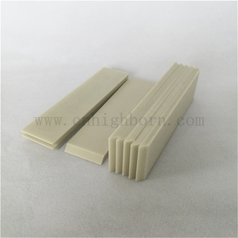 Isolante ceramico in nitruro di alluminio AlN CNC ad alta conduttività termica