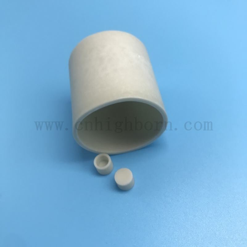 Crogiolo ceramico AlN con crogiolo ceramico in nitruro di alluminio ad alta conducibilità termica. Crogiolo ceramico AlN
