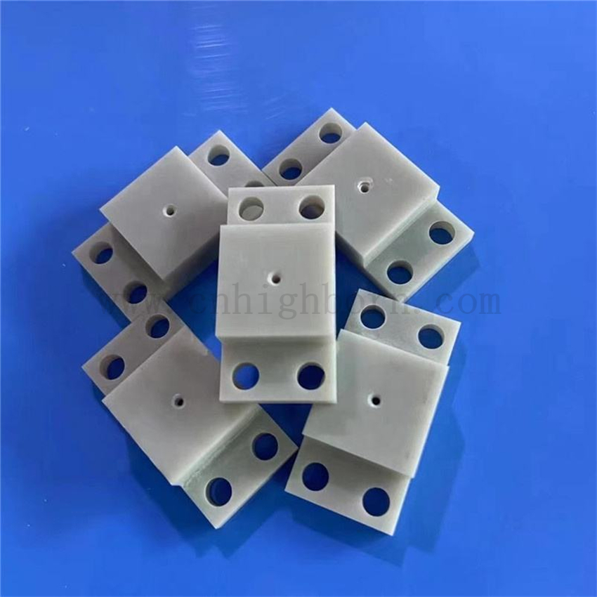 Piastra in ceramica di nitruro di alluminio personalizzato Parti Aln per spargitore di calore 