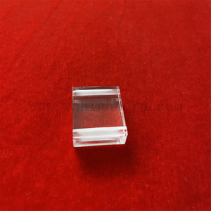 Lastra quadrata in vetro di quarzo fuso lucido trasparente ad alta trasmittanza con foratura laser