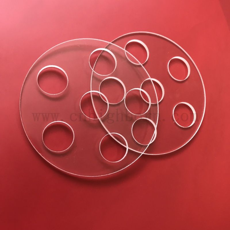 Disco di quarzo in vetro a silice trasparente perforato laser personalizzato con fori