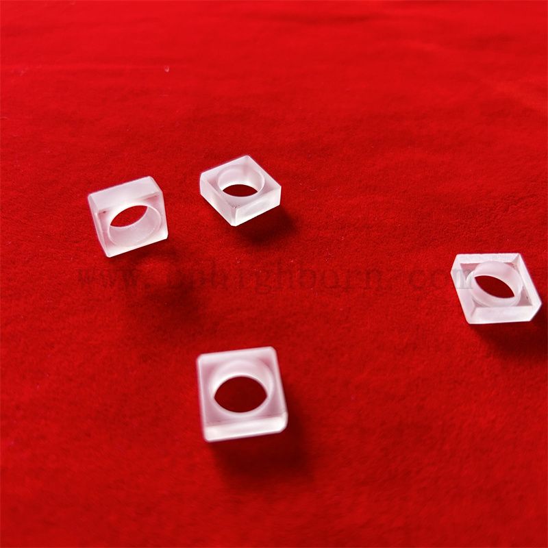  Resistenza di calore a forma personalizzata traslucida vetro in quarzo in silice quadrato
