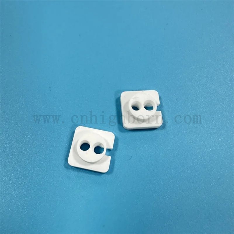 Isolante Zirconia Staffa isolante a forma speciale Piastra in ceramica bianca ZrO2 stabilizzata con ittrio/Part
