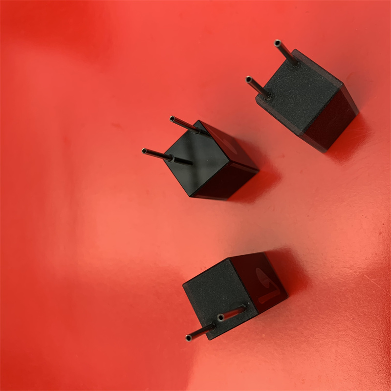 Percorso leggero da 10 mm 0,03 ml di vetro ottico cella di flusso nero cuvetta