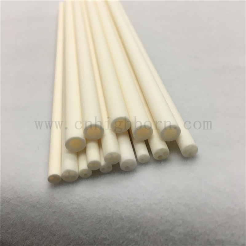 Tubo ceramico di allumina isolante personalizzato 99 al2o3 tubo perforato