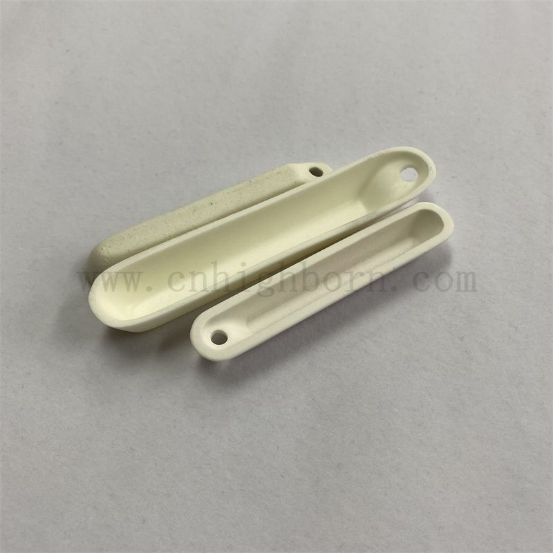 AL2O3 ceramica ad alta temperatura ceramica crogiolo ad alta purezza in porcellana con un buco