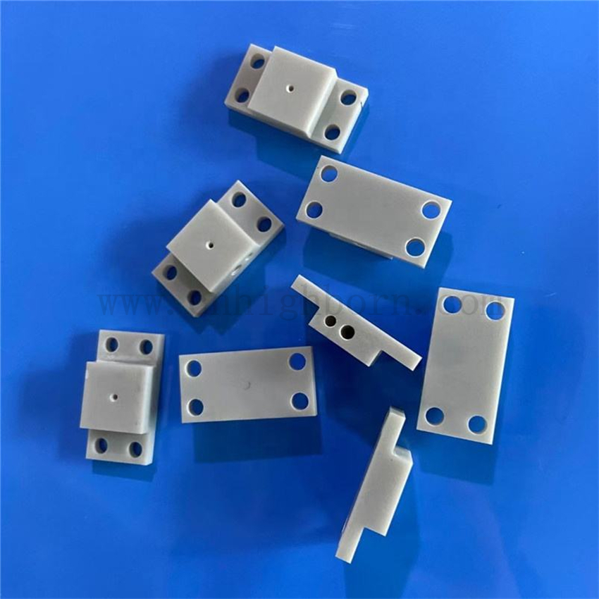 Piastra in ceramica di nitruro di alluminio personalizzato Parti Aln per spargitore di calore 