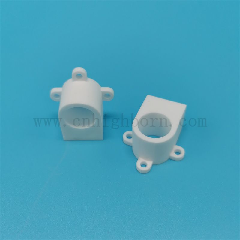 Isolatore in ceramica di allumina personalizzata parte AL2O3 Isolatore in ceramica