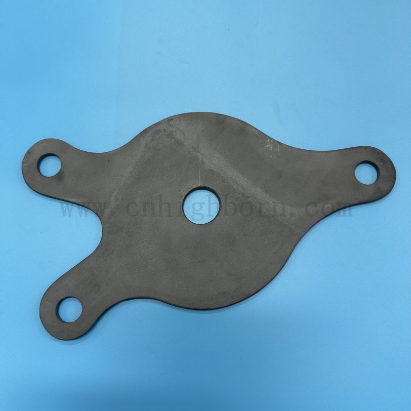 Piastra di inserimento per mobili da forno in ceramica a forma di pesce in carburo di silicio SiC resistente all'usura e agli shock termici per la cottura di piastre/ciotole in ceramica