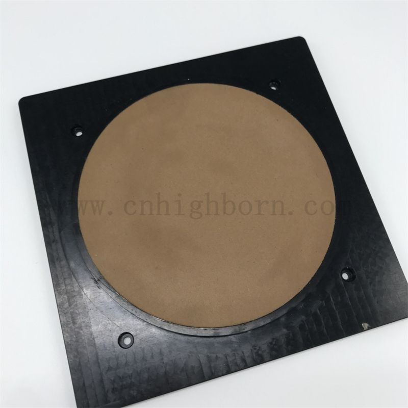 Disco ceramico personalizzabile Distribuito uniformemente Apertura rotonda rotonda Al2O3 Chuck / Componenti 