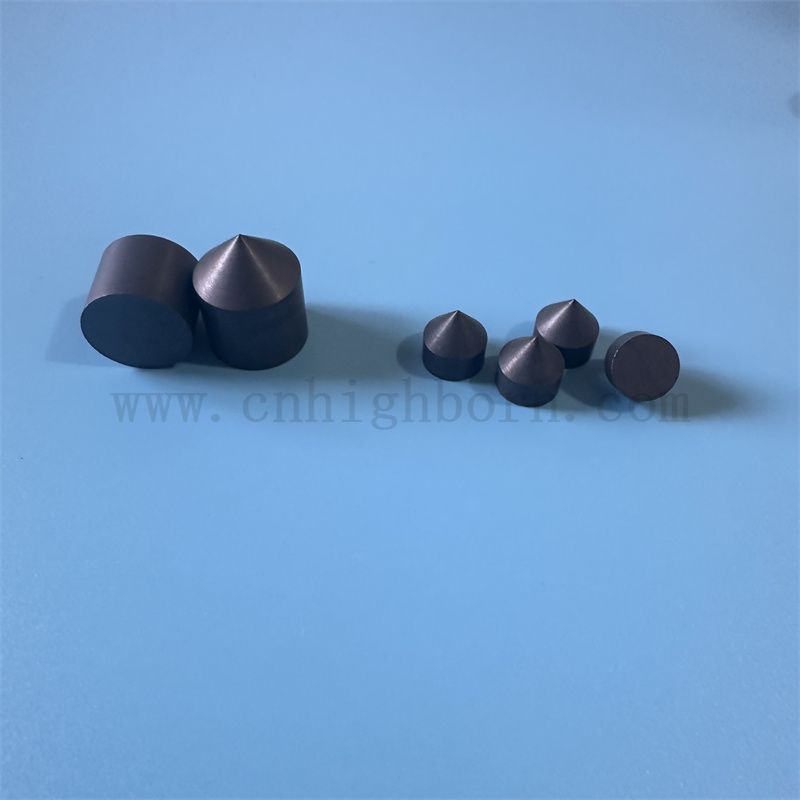 Blocco ceramico B4C in carbone in carburo di boro isolante.