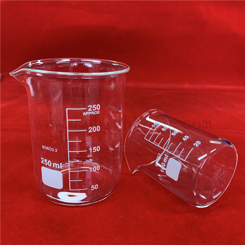 Becher di vetro borosilicato ad alto laboratorio in scala chiara
