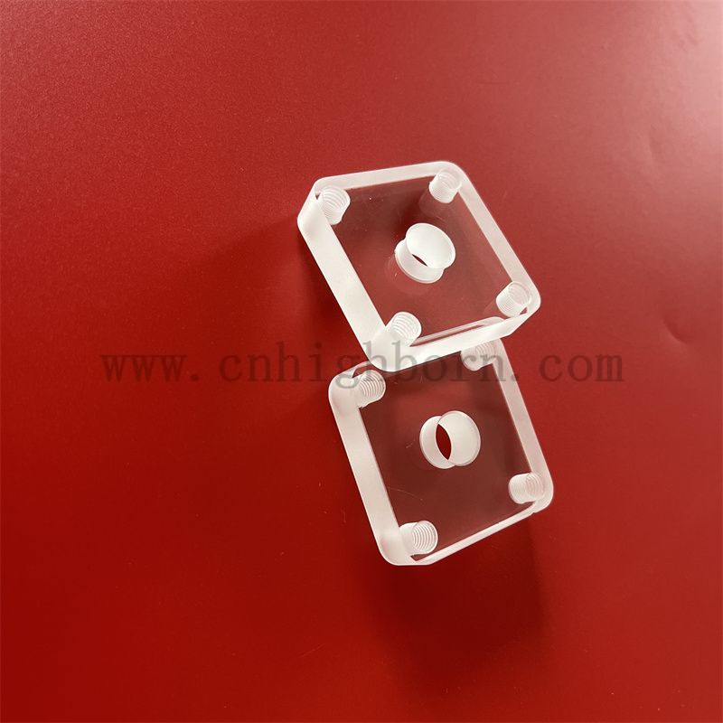 Lastra di vetro al quarzo quadrata trasparente con foratura laser personalizzata con taglio ad angolo