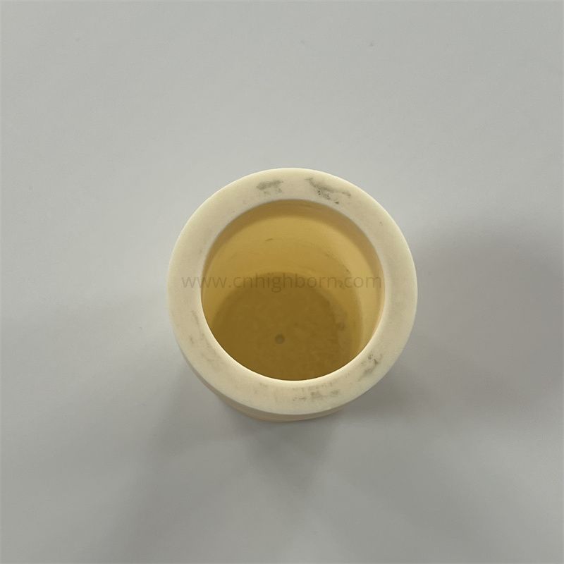 Crogiolo in ceramica di allumina al 99% con parte Al2O3 personalizzata con flangia 