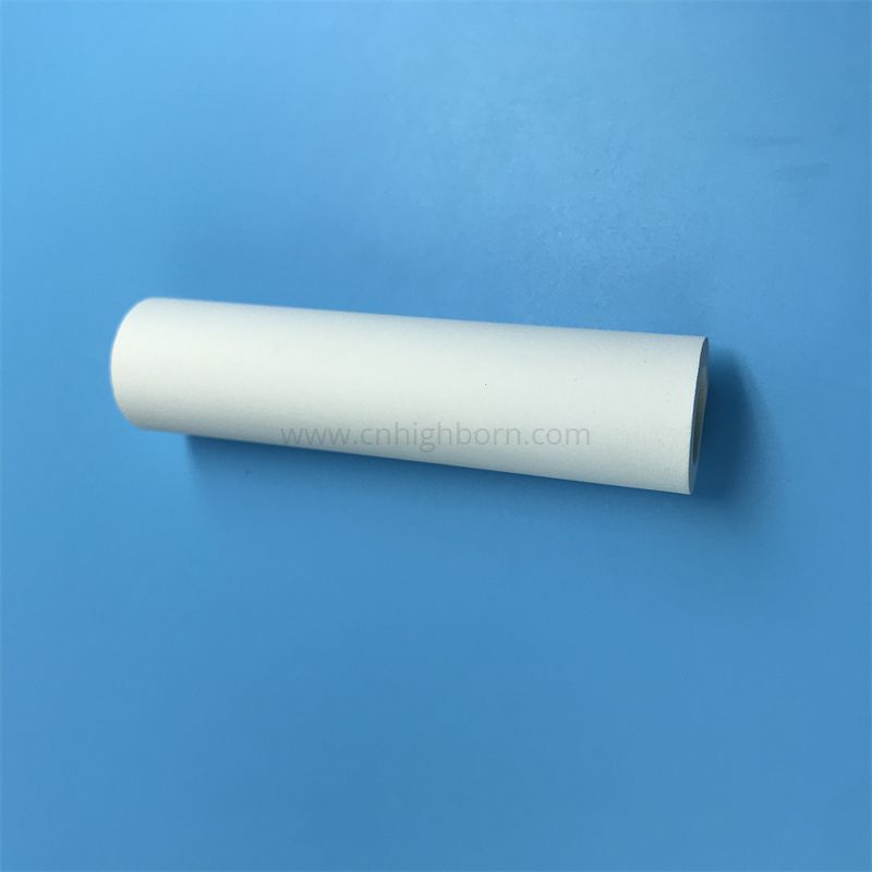 Tubo ceramico isolante con manicotto in ceramica di allumina al 95%.