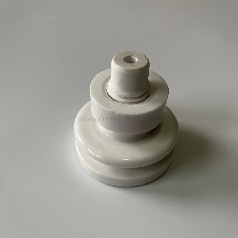 Componente isolante ceramico personalizzato in allumina smaltata Al2O3 al 95%.