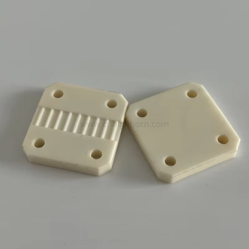 Piastra in ceramica Al2O3 scanalata Foglio di allumina al 99% Part