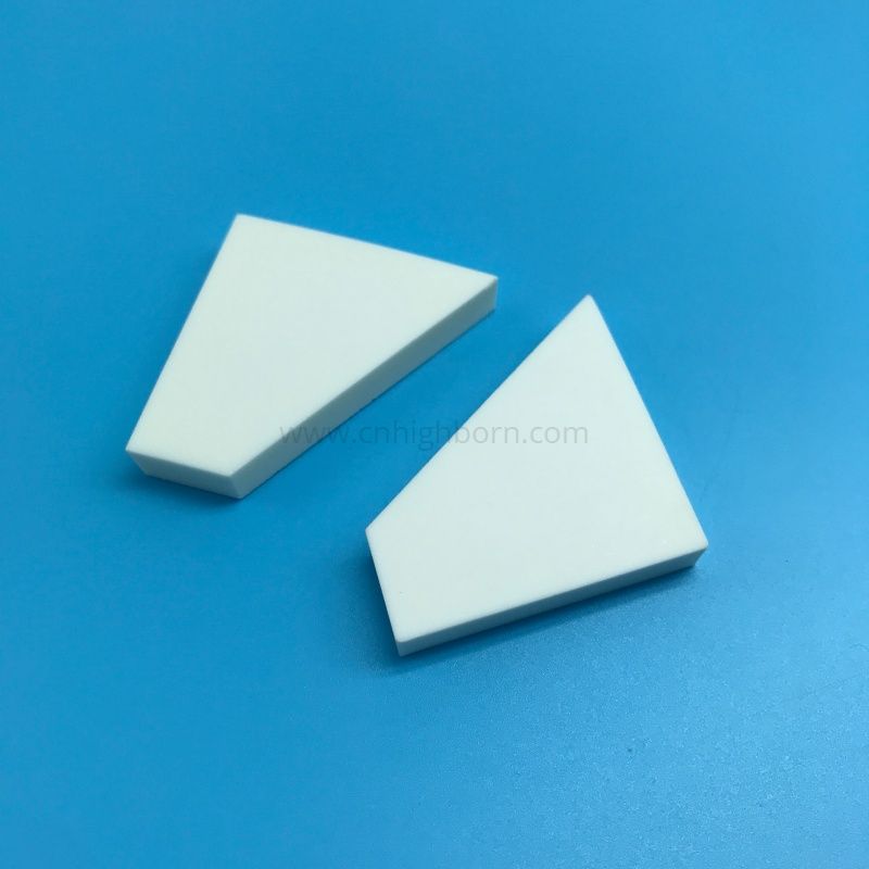Rivestimento ceramico in lamiera trapezoidale in ceramica di allumina al 95% Al2O3